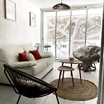 Superbe Cosy Vue Pieds Dans L'eau Lägenhet